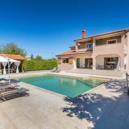 Anastasia By Villsy - With Private Pool, Foosball And Pikado