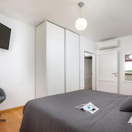 Anastasia By Villsy - With Private Pool, Foosball And Pikado