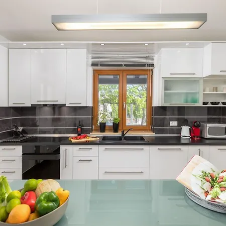 Anastasia By Villsy - With Private Pool, Foosball And Pikado *