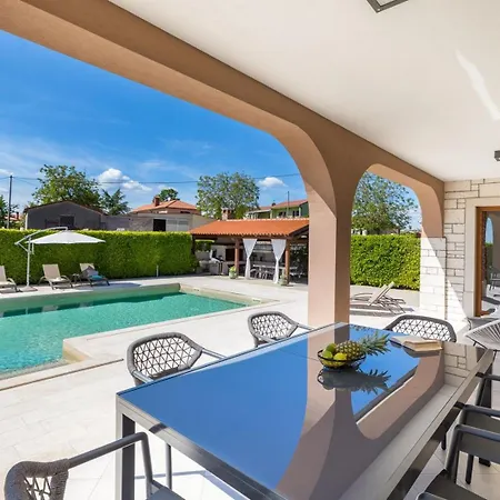 Anastasia Villa *