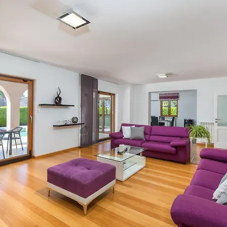 فيلة Anastasia By Villsy - With Private Pool, Foosball And Pikado