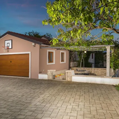 Anastasia Villa