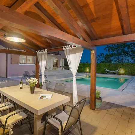 Anastasia By Villsy - With Private Pool, Foosball And Pikado * Sveti Petar u Sumi